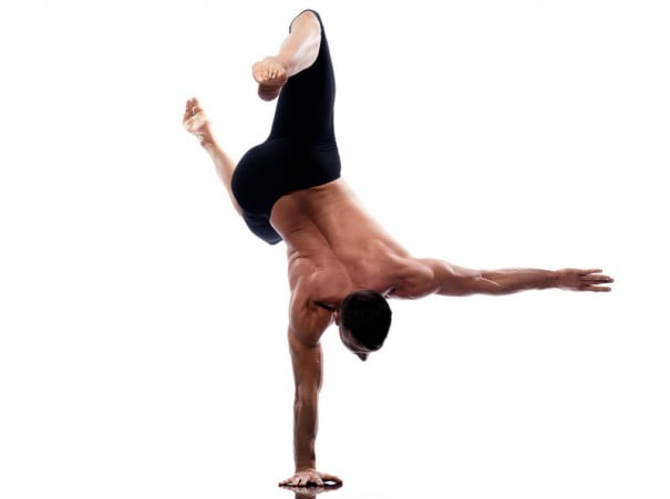 acrobacia o yoga