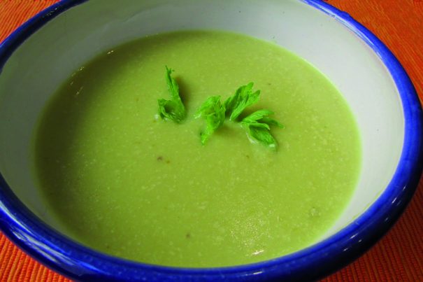 Crema de apio con anacardos