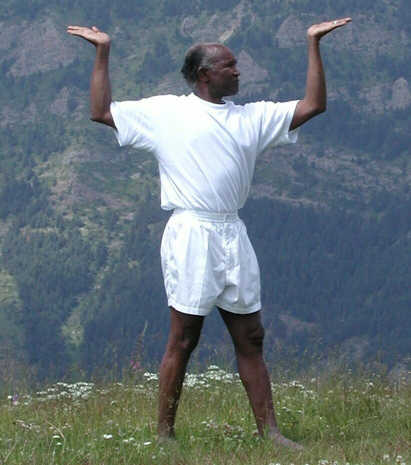 Yogi Khane
