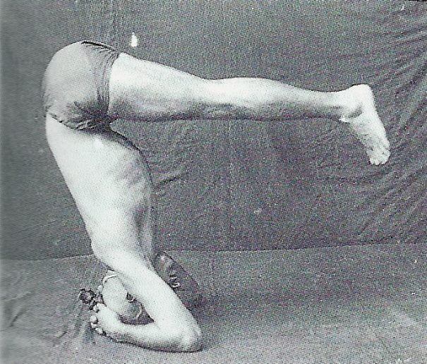 Krishnamacharya-sirsadandasana