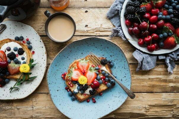 Aclara tus dudas: ¿La práctica del yoga implica ser vegetarian@? 1 brooke lark 261793 unsplash