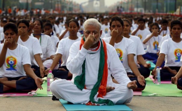 Ministro YogaDay