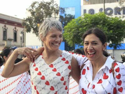 Christine McArdle Oquendo y Carola Solis YogaenRed