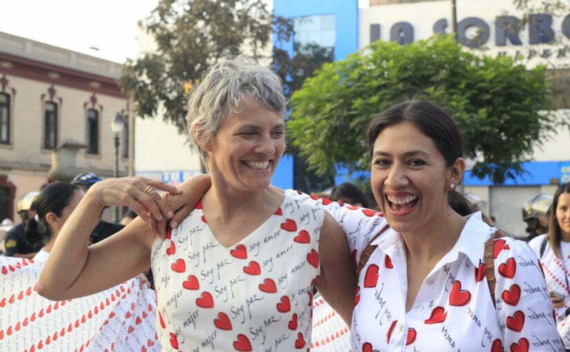 Christine McArdle Oquendo y Carola Solis YogaenRed