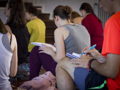 Escuela Internacional de Yoga. Formación online