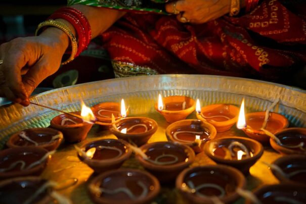 Más allá de las luces/ El significado profundo de Divali 1 velas