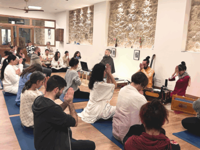 Formarse para Ser: un viaje de autoconocimiento y transformación personal a través del yoga 357 Satsang