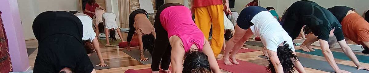 Un nuevo impulso en la formación de instructores/as: más conciencia, más cuerpo, más yoga 1 yer