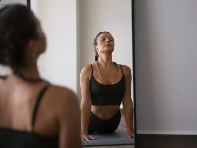 El espejo interior del yoga: detener el carrusel de la hiperactividad 354 espejo