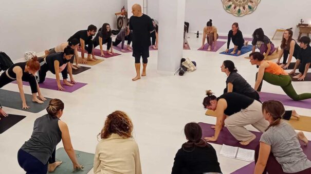 Escuela Internacional de Yoga-