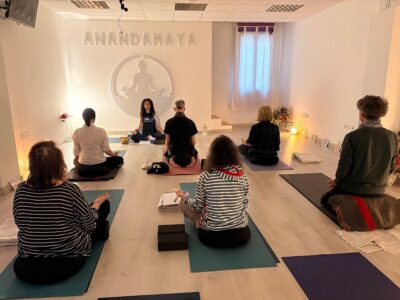 Citta, Vrittis y Nirodha: el Yoga de la Mente como retorno a la transparencia esencial 355 Citta