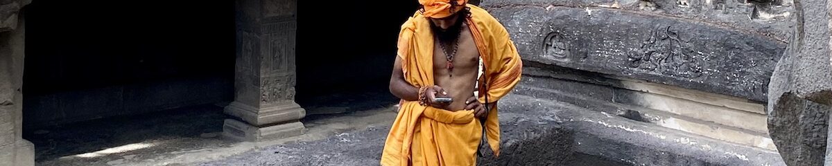 Guru con movil