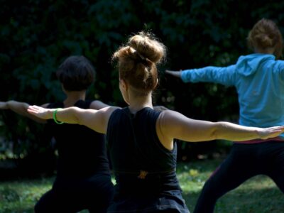 El yoga en el mundo actual/ Una fuerza revolucionaria y una contracultura pacífica 354 yoga mundo actual